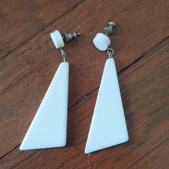 Host Pick! Two Pair of Vintage Plastic Earrings - Picture 3 of 5